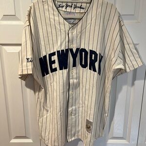STARTER New York Yankees Pinstripe Shirt - Cream and Black